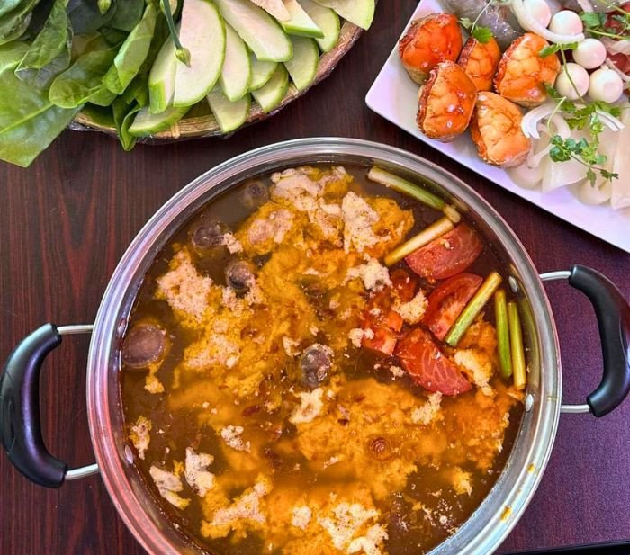 lẩu cua đồng thập cẩm miền Nam đậm đà