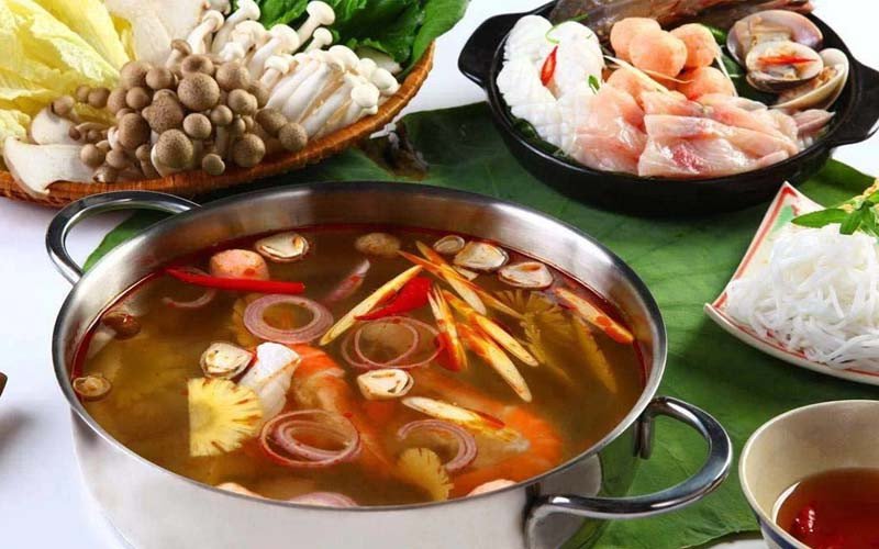 Lẩu hải sản chua cay hấp dẫn