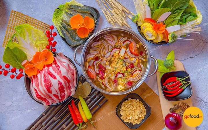 Lẩu Thái thập cẩm thơm ngon, hấp dẫn với nước hầm xương