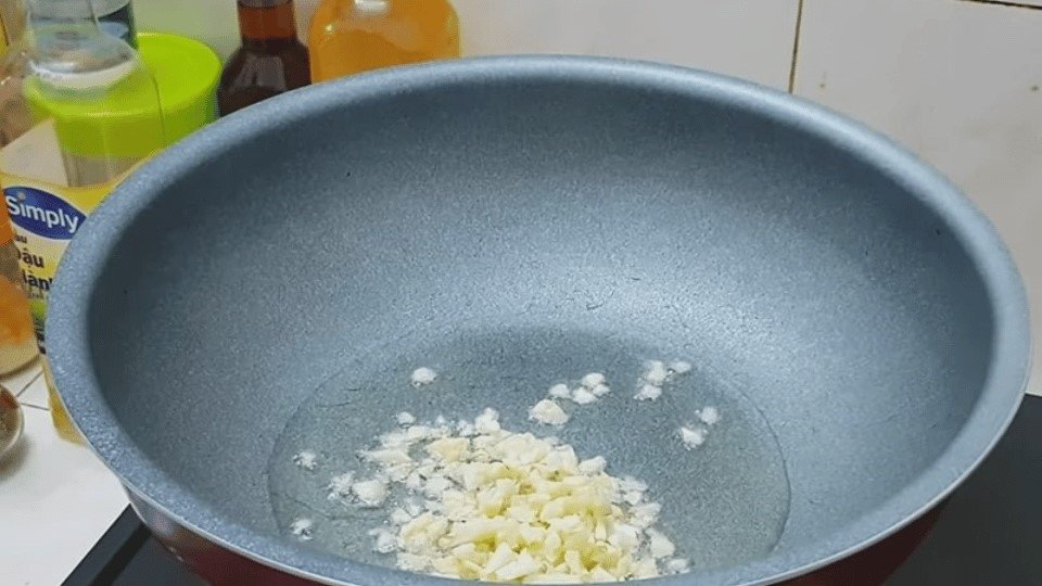 Luộc cải thìa nhanh để giữ độ tươi giòn