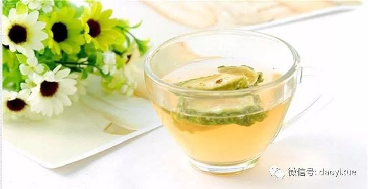 Ly nước mướp đắng khô thanh mát giúp hạ đường huyết hiệu quả.