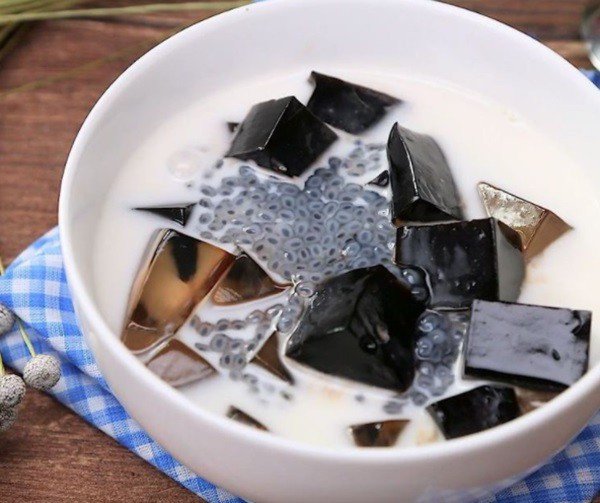 Ly sương sáo nước cốt dừa hạt é thơm ngon, giải nhiệt