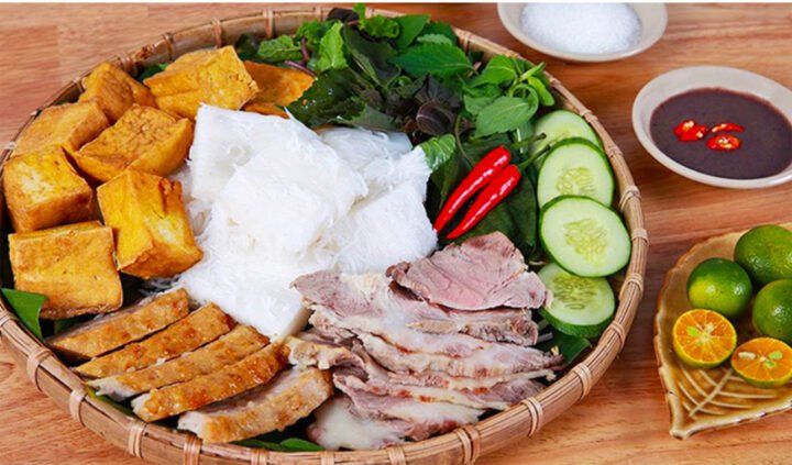 Mẹt bún đậu mắm tôm đầy đủ topping hấp dẫn