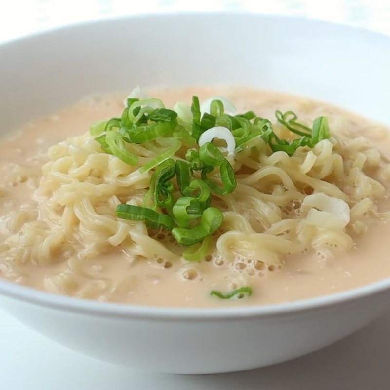 Mì trứng khuấy lạ miệng hấp dẫn