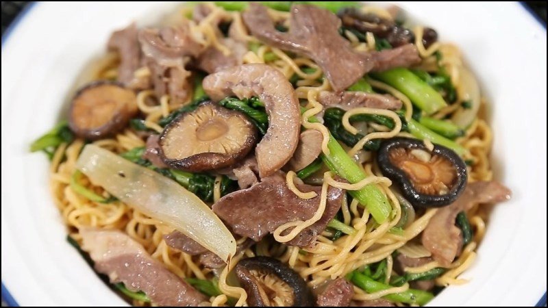 Mì xào tim lợn đơn giản, thơm ngon dễ làm