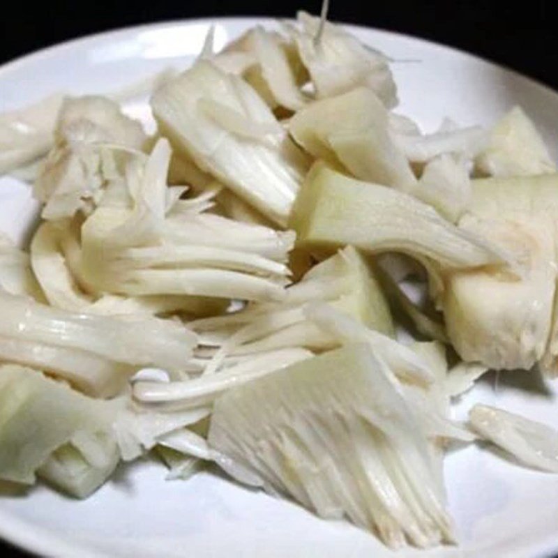 Mít non được thái lát mỏng
