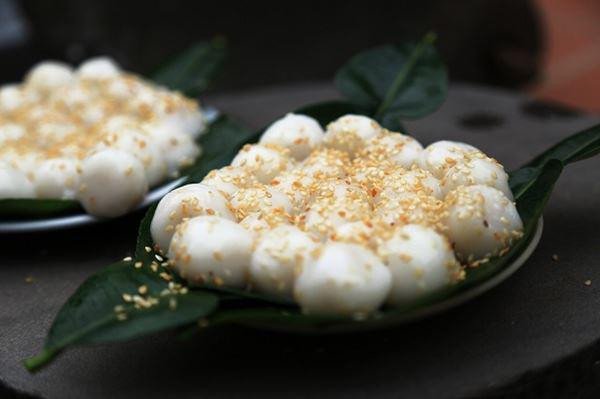 Món bánh trôi nước miền Bắc ngọt ngào, thơm mùi dừa và vừng