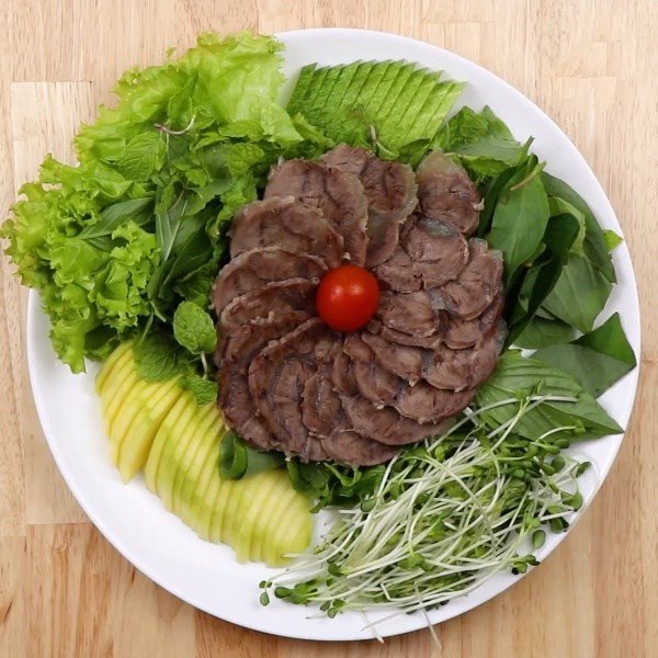 món bắp bò hầm nước dừa thơm ngon