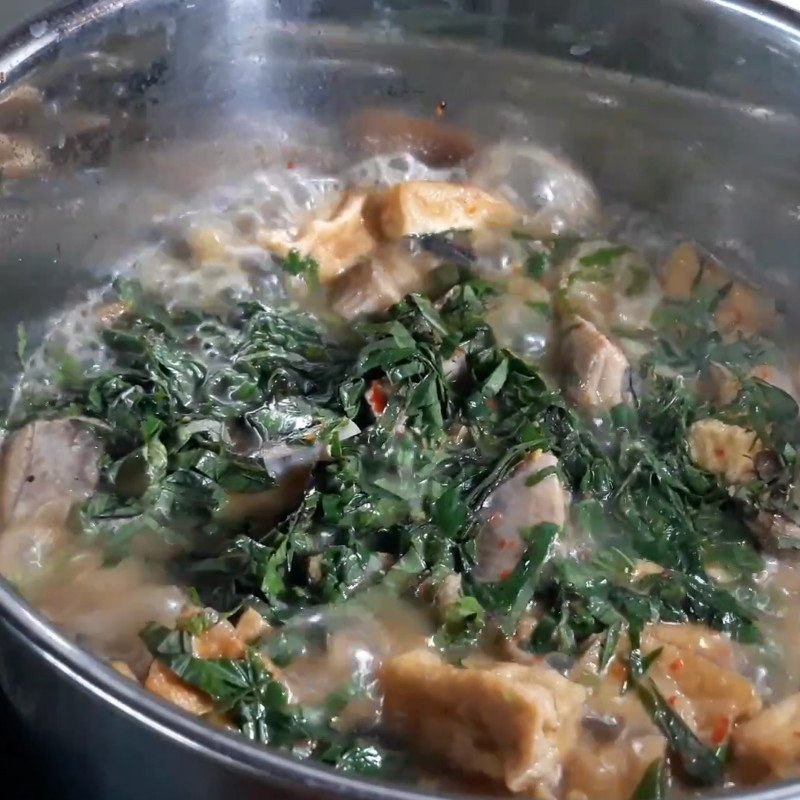 Món cá đuối om chuối đậu đã hoàn thành