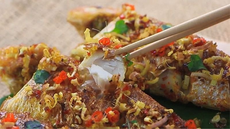 Món cá hường chiên sả nghệ thơm ngon