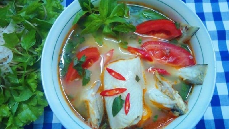 Món canh cá khoai nấu ngót thanh mát, hấp dẫn cho bữa cơm gia đình