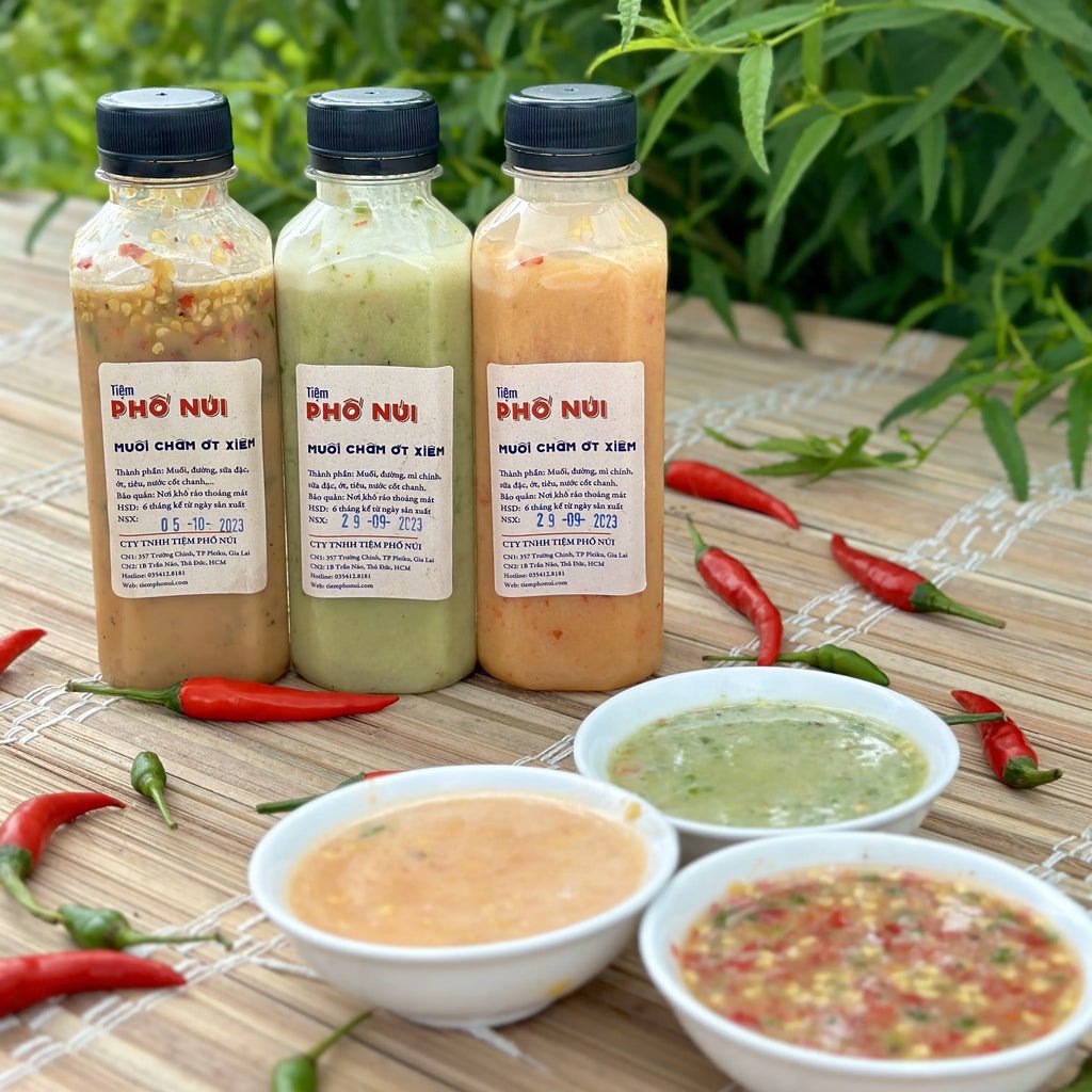 Món chấm thịt nướng kiểu Hàn Quốc với ớt và mè rang thơm lừng