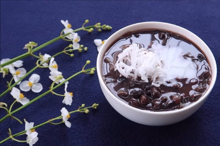 Món chè đậu đen nước cốt dừa truyền thống thanh mát giải nhiệt
