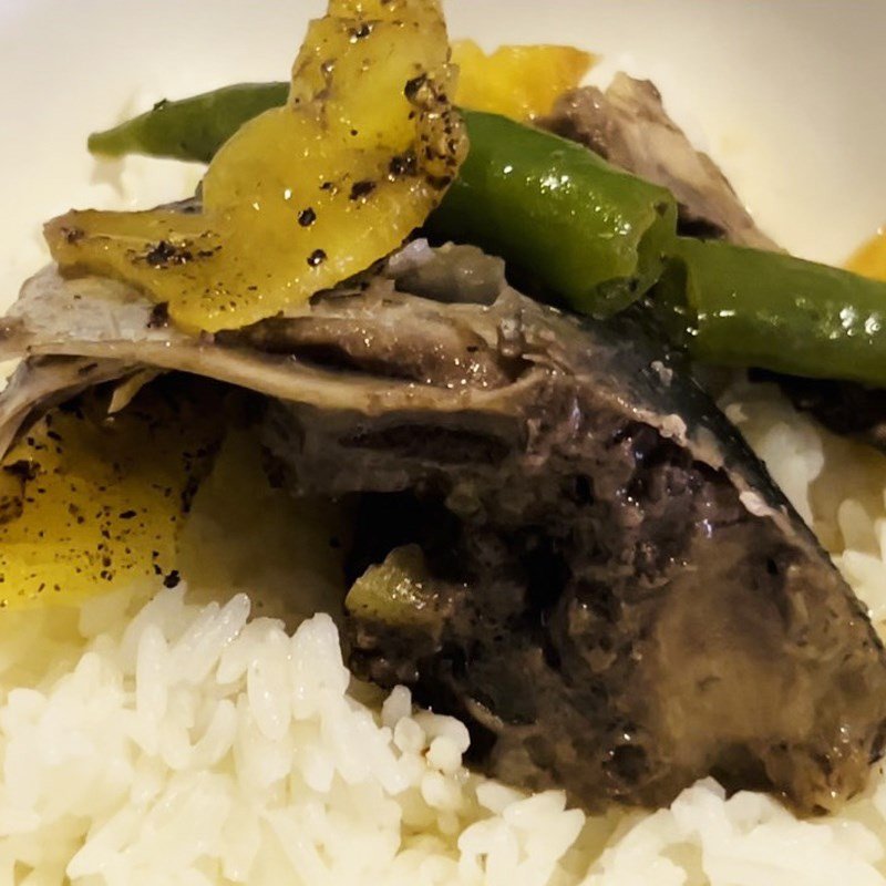 món đầu cá ngừ kho thơm nóng hổi