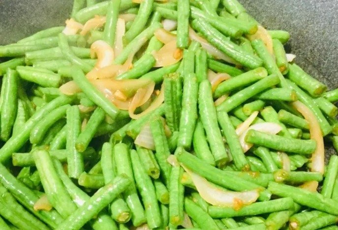 Món đậu đũa xào tỏi giòn ngon, thấm vị