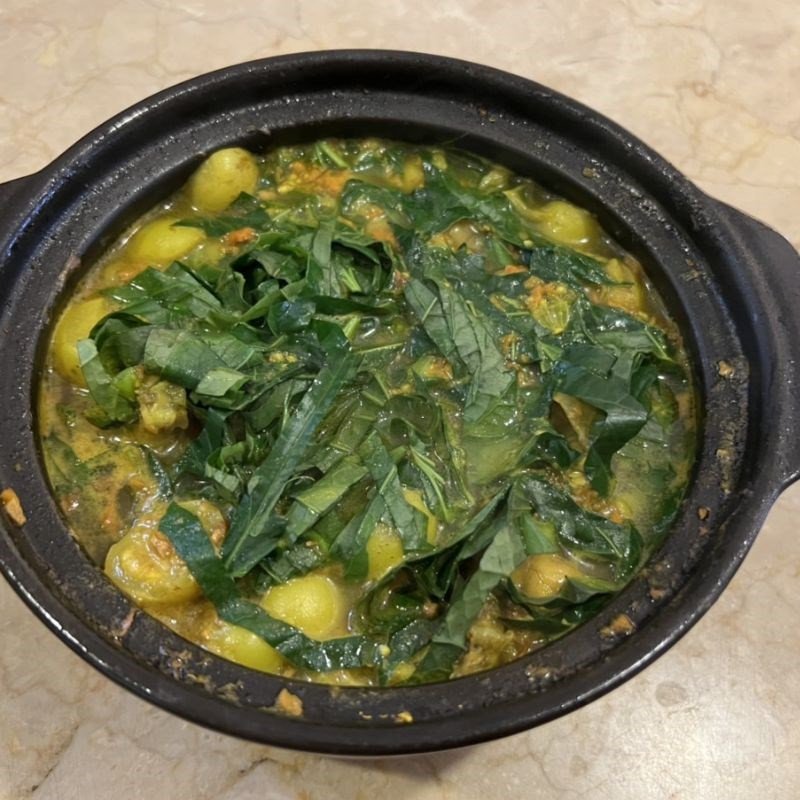 Món ếch xào cà pháo hoàn thành, màu sắc hấp dẫn