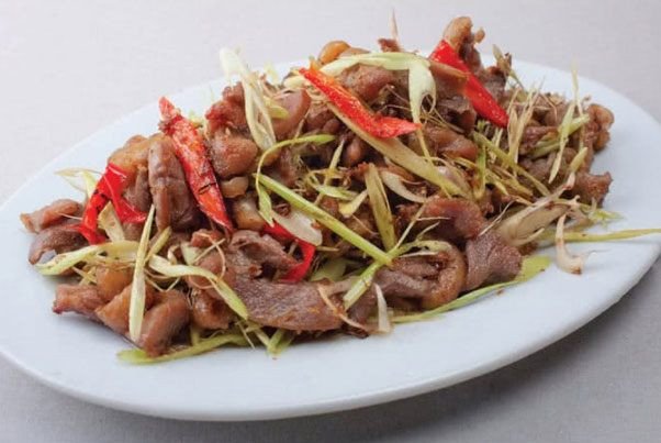 Món gà xào lăn sả ớt cay nồng, màu sắc hấp dẫn sau khi hoàn thành