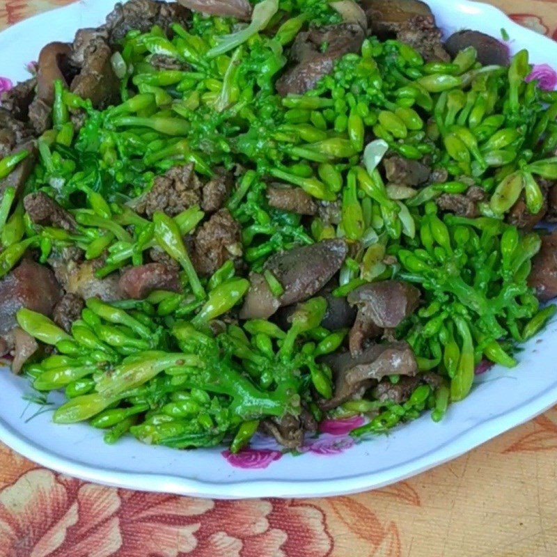 Món hoa đu đủ đực xào lòng gà hoàn chỉnh