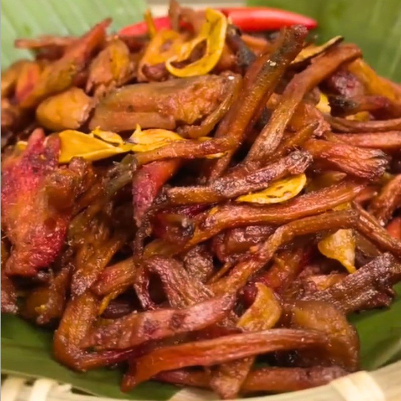 Món khô heo cháy tỏi làm bằng nồi chiên không dầu