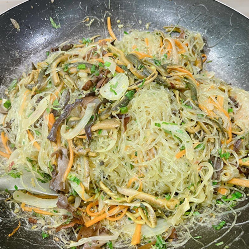 Món miến xào lươn Nghệ An thành phẩm thơm ngon hấp dẫn