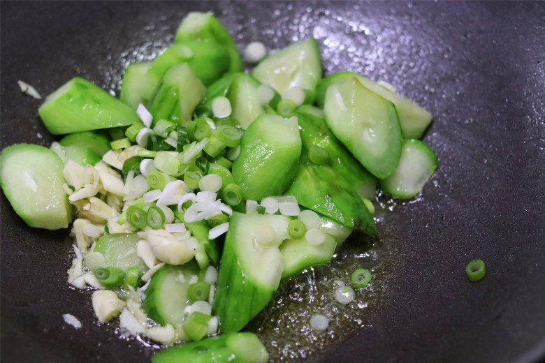 Món mướp xào xanh mướt hấp dẫn