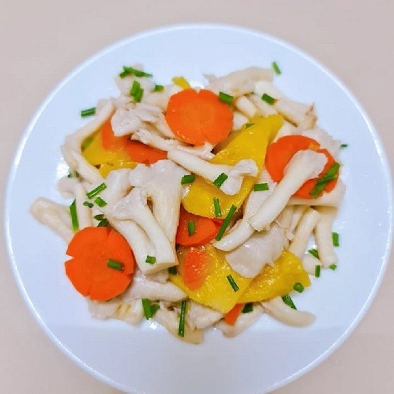 Món nấm bào ngư xào chay thành phẩm thơm ngon