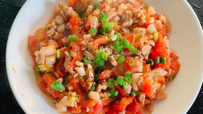 Món thịt băm sốt cà chua nóng hổi, giàu dinh dưỡng và dễ chế biến.