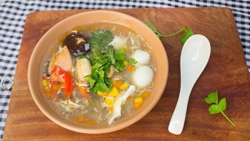 Một bát súp cua đậm đà hương vị, ước tính calo trong súp để kiểm soát dinh dưỡng