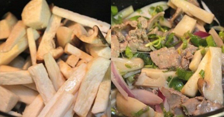 Nấm đùi gà và hành tây đang được xào trên chảo, tỏa hương thơm ngào ngạt