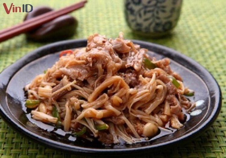 Nấm kim châm xào thịt băm chua ngọt, đậm đà màu sắc