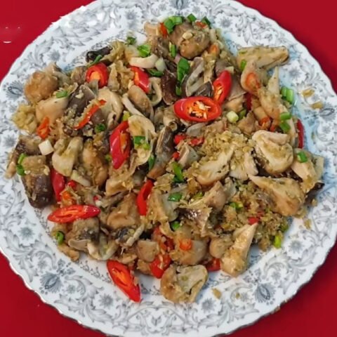 Nấm rơm xào sả ớt thơm ngon, chuẩn vị chay