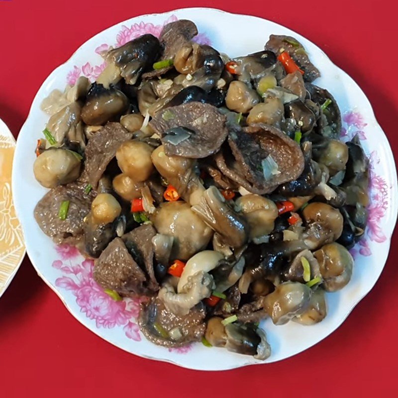 Nấm rơm xào thịt bò chay hấp dẫn, hương vị đậm đà