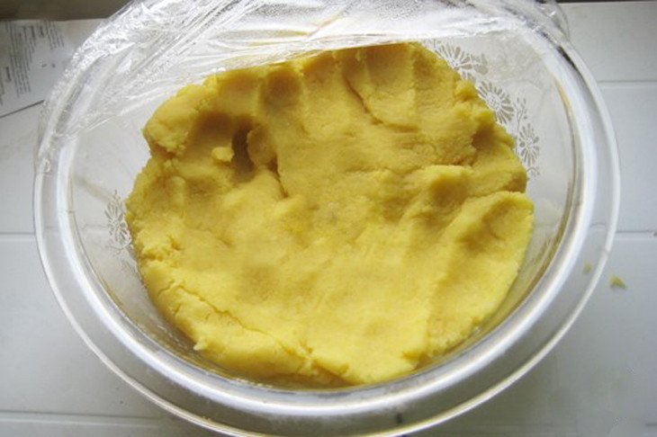 Nặn bánh đậu xanh trái cây hình quả ổi