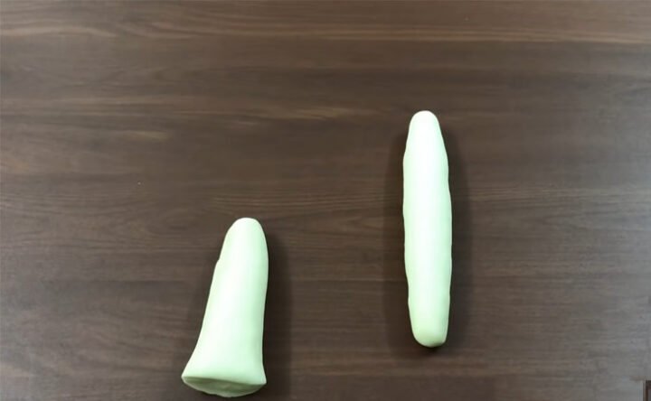 Nặn bột thành hình trụ dài