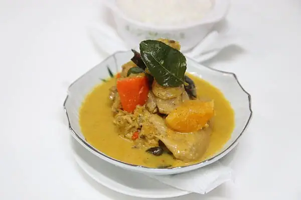 Nấu Cà Ri Gà Như Thế Nào: Công Thức Đậm Đà Chuẩn Vị Tại Nhà Nấu Cà Ri Gà Như Thế Nào: Công Thức Đậm Đà Chuẩn Vị Tại Nhà