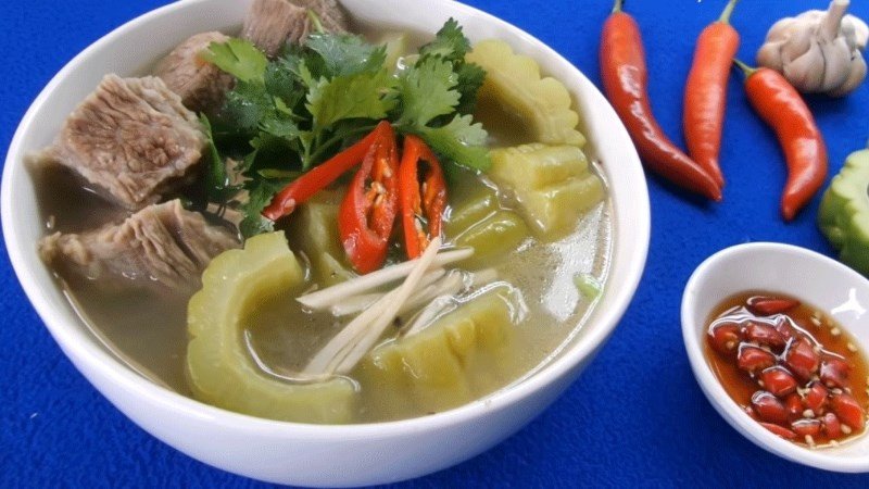 Nấu canh mướp đắng thịt bò ngon bổ giải nhiệt