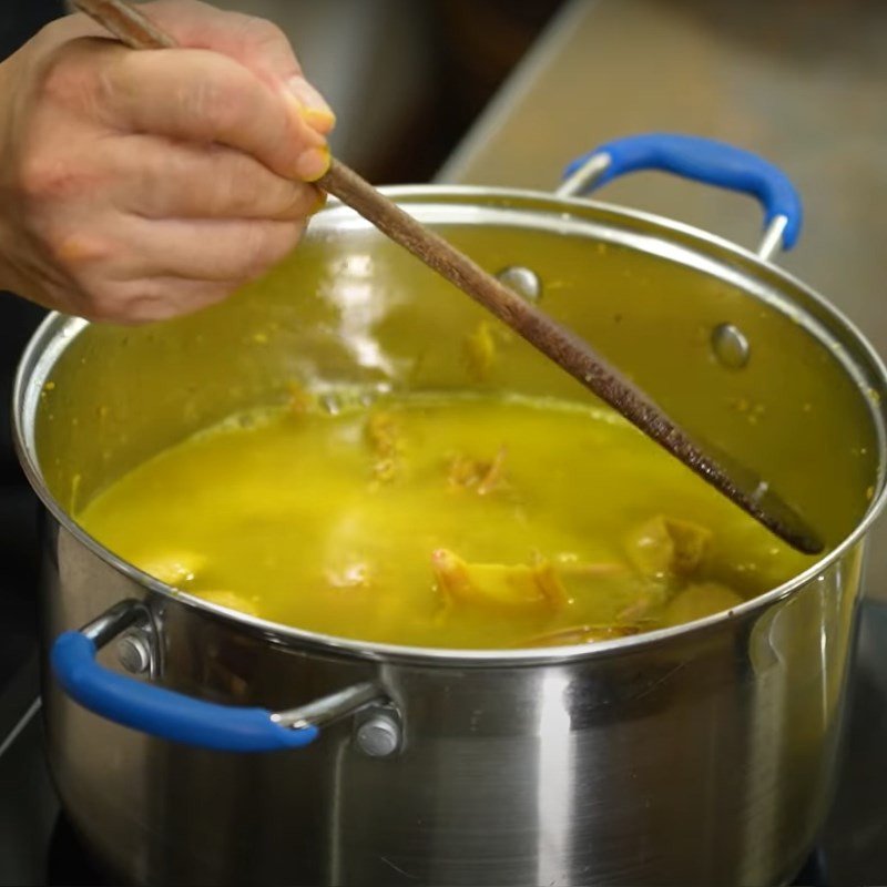 Nấu ngan giả cầy trong nồi inox