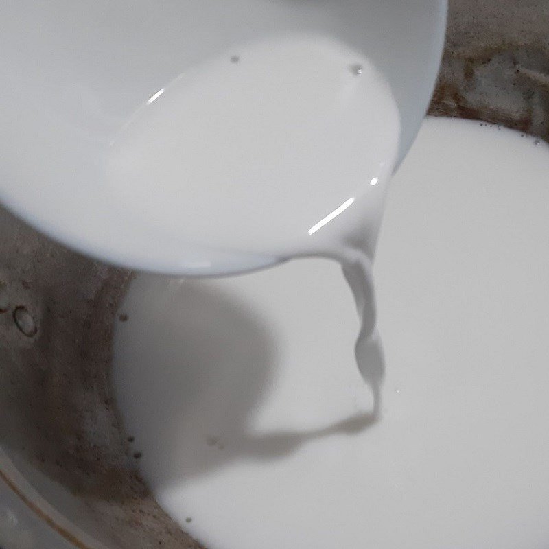 Nấu nước cốt dừa làm cách nấu chè bí đỏ nước cốt dừa