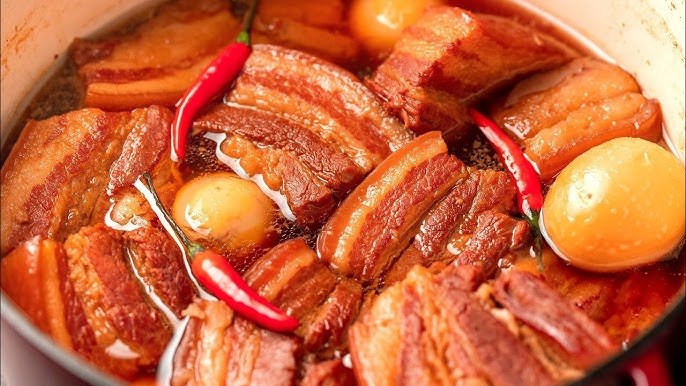 Cách nấu thịt kho tàu miền Trung đậm đà, chuẩn vị truyền thống 2 Thưởng Thức Thịt Kho Tàu Miền Trung Đúng Điệu