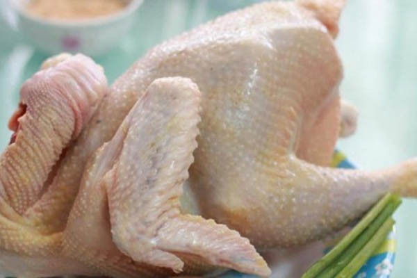 Nên chọn gà ta để món cà ri gà thêm thơm ngon