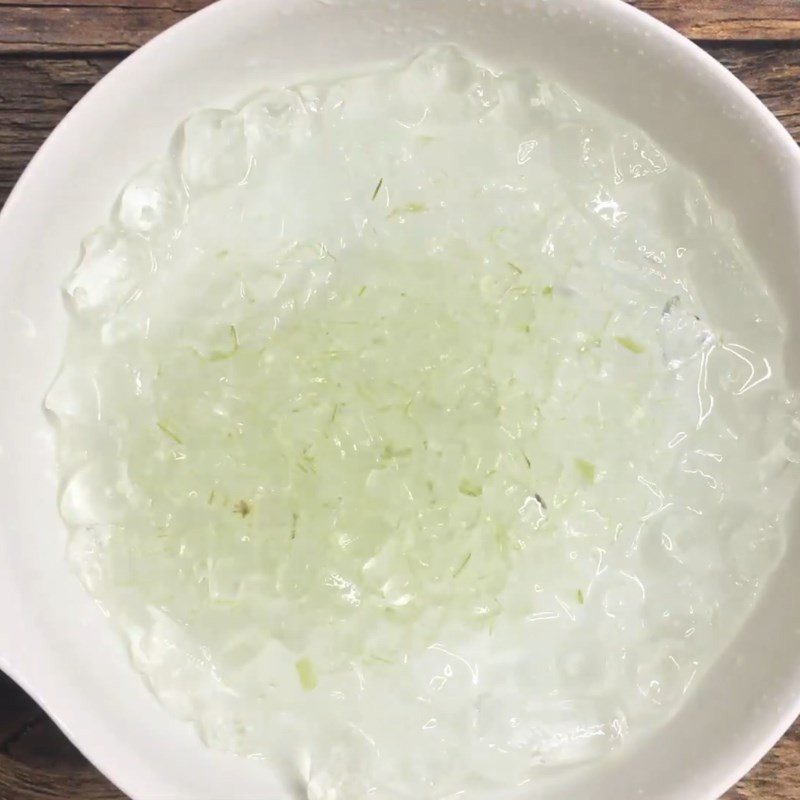 Ngâm và trụng nha đam