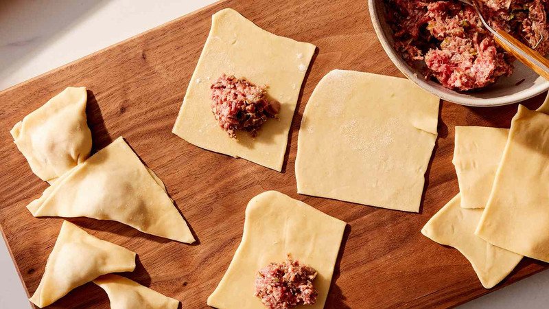 Nguyên liệu chính tạo nên vỏ hoành thánh