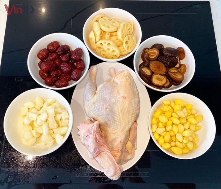 Nguyên liệu chuẩn bị cho cách nấu gà tiềm nguyên con