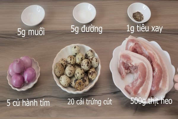 Nguyên liệu đầy đủ để làm thịt kho trứng cút đậm đà