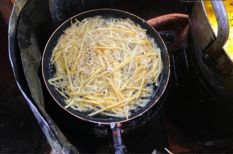 Nguyên liệu làm bánh khoai lang chiên quyết định calo