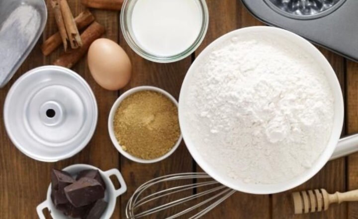 Nguyên liệu làm vỏ bánh gối chuẩn bị sẵn