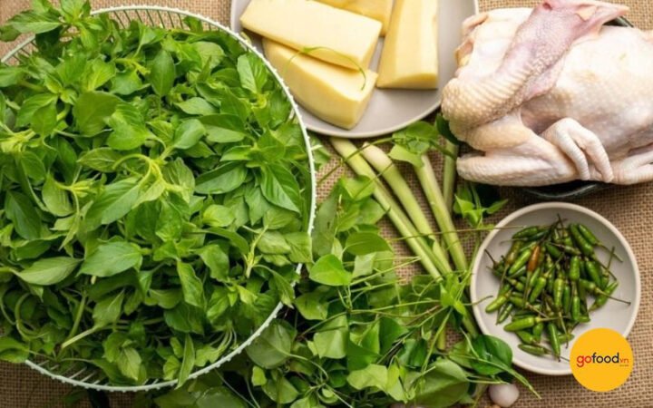 Nguyên liệu tươi ngon cho món lẩu gà lá é Phú Yên chuẩn vị tại nhà