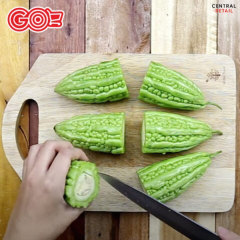 Nguyên liệu tươi ngon để nấu canh khổ qua nhồi thịt