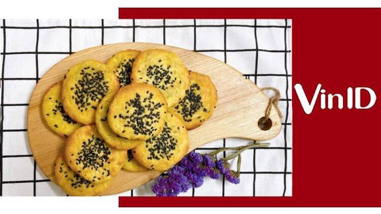 Những chiếc bánh khoai lang nướng vàng ươm làm bằng lò nướng