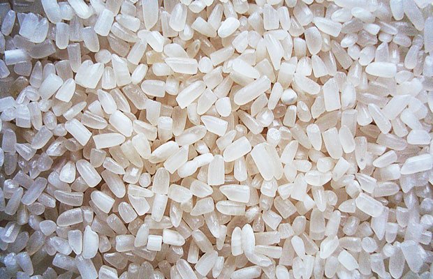 Những hạt gạo tấm trắng ngần, nguyên vẹn cho món cơm tấm hấp dẫn